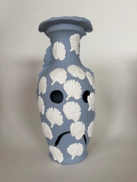 Shell vase — photo 1 of 4
